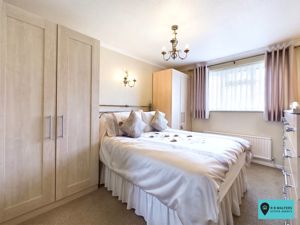 Bedroom- click for photo gallery